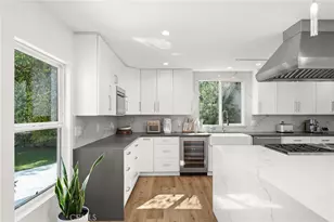 912 Honeywood Rd, Los Angeles, CA 90049 - Photo 12