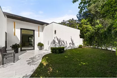 912 Honeywood Rd, Los Angeles, CA 90049 - Photo 68
