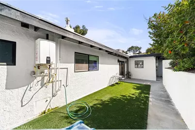 912 Honeywood Rd, Los Angeles, CA 90049 - Photo 54