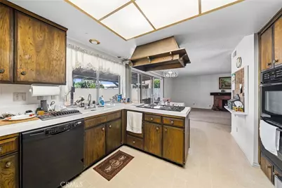 8111 Dartmoor Dr, Huntington Beach, CA 92646 - Photo 14