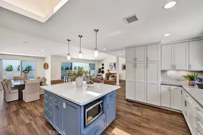 907 Cercis Place, Newport Beach, CA 92660 - Photo 10