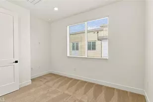 7256 Pointbreak Dr, Huntington Beach, CA 92647 - Photo 14