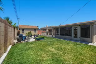 16301 Golden Gate Ln, Huntington Beach, CA 92649 - Photo 18