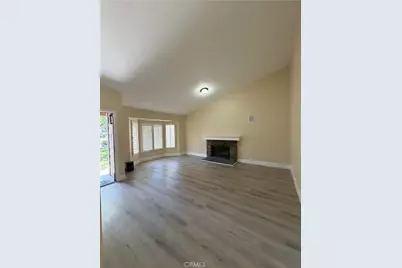 25420 Sheffield Ln, Saugus, CA 91350 - Photo 4