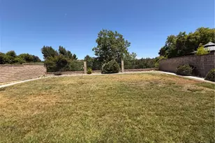 25420 Sheffield Ln, Saugus, CA 91350 - Photo 24