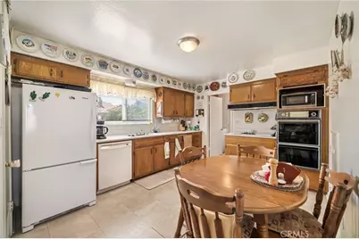 18333 Jacaranda Street, Fountain Valley, CA 92708 - Photo 14