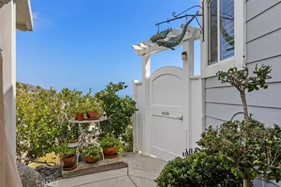30802 Coast #D12, Laguna Beach, CA 92651 - Photo 4