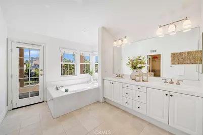 7 Bayleaf Ln, Irvine, CA 92620 - Photo 30
