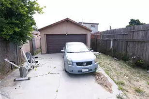 10323 Hickory, Los Angeles, CA 90002 - Photo 36