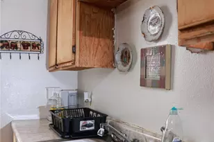 10323 Hickory, Los Angeles, CA 90002 - Photo 14