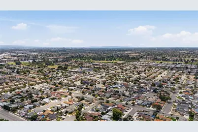 1015 N Modena Place, Anaheim, CA 92801 - Photo 36