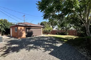 18289 Seville, Fontana, CA 92335 - Photo 10
