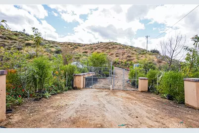 11221 Spanish Hills Drive, Corona, CA 92883 - Photo 2