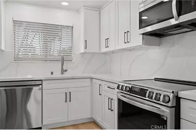 372 Villa Point Drive, Newport Beach, CA 92660 - Photo 18