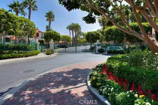 372 Villa Point Dr, Newport Beach, CA 92660 - Photo 2