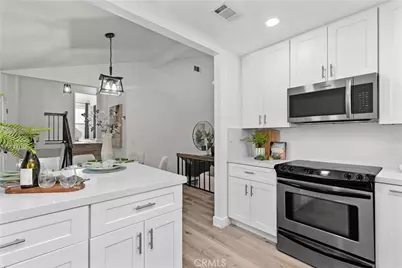 2 Evening Breeze, Irvine, CA 92603 - Photo 22