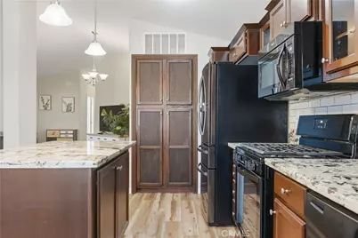 1225 Taft Highway #5, Bakersfield, CA 93307 - Photo 10