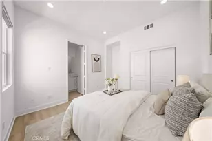 608 Chinon, Irvine, CA 92618 - Photo 18