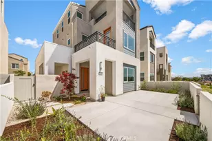 608 Chinon, Irvine, CA 92618 - Photo 2