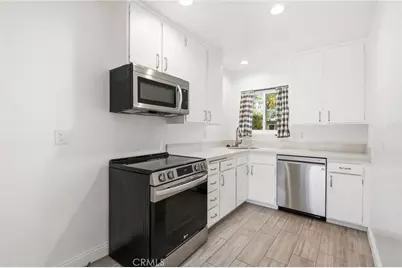 24836 Lakefield Street, Lake Forest, CA 92630 - Photo 2