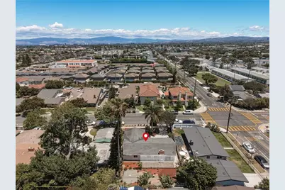 2107 Pomona, Costa Mesa, CA 92627 - Photo 32