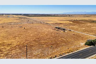 550 90th Street, Rosamond, CA 93560 - Photo 6