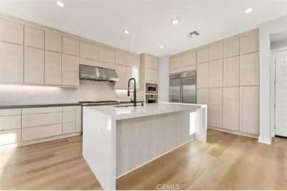 209 Stage, Irvine, CA 92618 - Photo 2