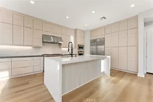 209 Stage, Irvine, CA 92618 - Photo 2