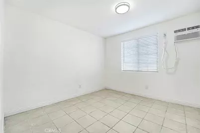 400 W 109th, Los Angeles, CA 90061 - Photo 16