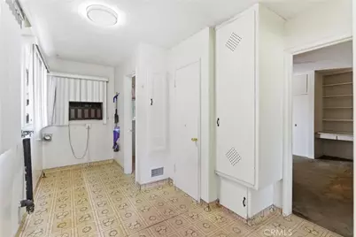 8104 Valdina Drive, Downey, CA 90240 - Photo 14