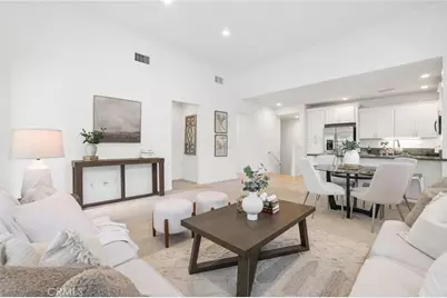 202 Rose Arch, Irvine, CA 92620 - Photo 2
