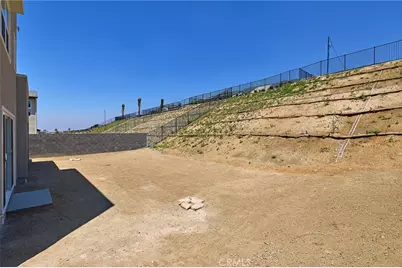 16042 Butterfly Drive, Fontana, CA 92336 - Photo 14