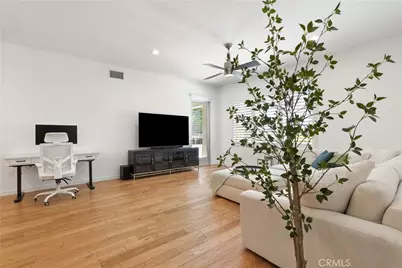 21 Gramercy #102, Irvine, CA 92612 - Photo 4