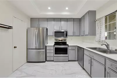 154 Gallery, Tustin, CA 92782 - Photo 8