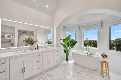 11 Hillsborough, Newport Beach, CA 92660 - Photo 38