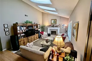 20391 Brentstone Ln, Huntington Beach, CA 92646 - Photo 2
