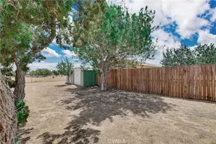 9205 9th, Hesperia, CA 92345 - Photo 32