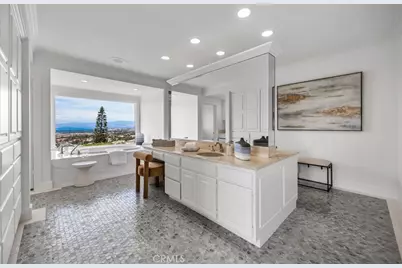 17 Napoli, Newport Beach, CA 92660 - Photo 32