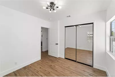 11445 Saticoy Street, North Hollywood, CA 91605 - Photo 12