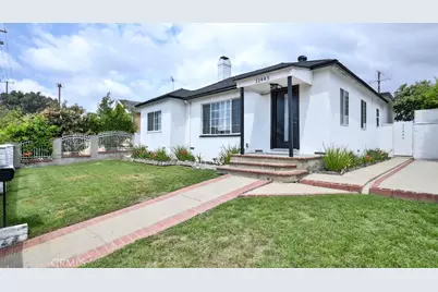 11445 Saticoy Street, North Hollywood, CA 91605 - Photo 2