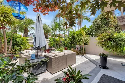 212 Hartford Avenue, Huntington Beach, CA 92648 - Photo 4