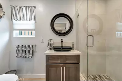 212 Hartford Avenue, Huntington Beach, CA 92648 - Photo 32
