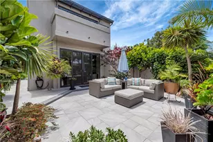 212 Hartford Ave, Huntington Beach, CA 92648 - Photo 2