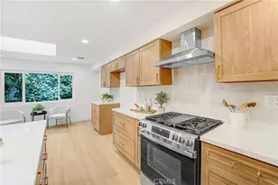 22323 Miranda St, Woodland Hills, CA 91367 - Photo 4