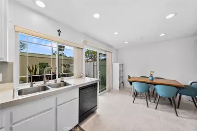 2921 S Sycamore St #E, Santa Ana, CA 92707 - Photo 12