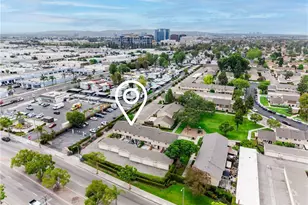 2921 S Sycamore St, Santa Ana, CA 92707 - Photo 32