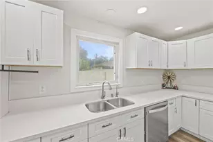 10028 Primrose Dr, Riverside, CA 92503 - Photo 6