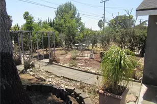 16592 Valencia, Fontana, CA 92335 - Photo 52