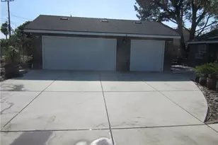16592 Valencia, Fontana, CA 92335 - Photo 6