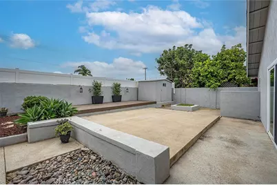 19402 Coralwood Lane, Huntington Beach, CA 92646 - Photo 36